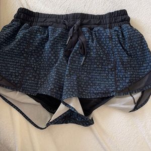 Lulu lemon blue and black shorts